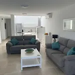 Ashdene - Luxury Modern With Large Heated Pool Wifi Uk Tv Bar & Bbq 别墅 *
