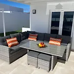 Ashdene - Luxury Modern With Large Heated Pool Wifi Uk Tv Bar & Bbq 别墅 普拉亚布兰卡