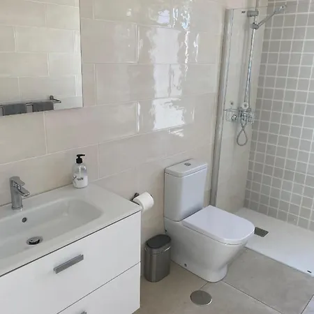 Ashdene - Luxury Modern With Large Heated Pool Wifi Uk Tv Bar & Bbq Playa Blanca